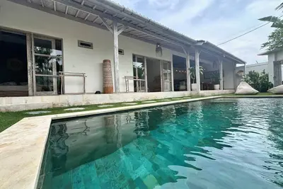 Image de New Villa Misha Modern 2br Pool with Tropical Garden Near Seminyak