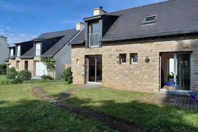 Image de Maison de vacances 'Ti Ar Mor, 100m plage, parking, Wifi' avec vue mer, terrasse privée et Wi-Fi