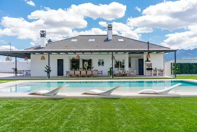 Image de Cubo's Villa Horizonte & Heated Pool / climatisation / salle de jeux / barbecue / wifi gratuit