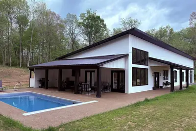 Image de Private 25 acre retreat 6 bedrooms with pool and views in Ligonier