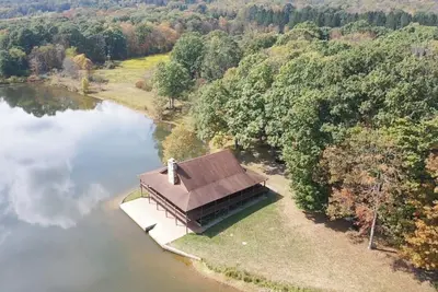 Image de Secluded Luxury Lakehouse | Private Lake | Near Seven Spring | Sleeps 8