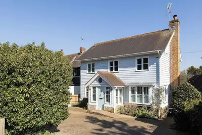 Image de Stylish Itchenor Home, Walk to Harbour & Pub