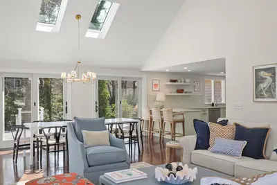 Image de New Luxury Eastham Retreat - Expansive Deck - Near Nauset Light Beach