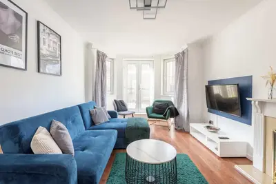 Image de Spacious Apt Stay - Near City Centre & Tram -Walk to Leith