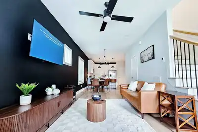 Image de Private Balcony | 9 Min to Duke | 8 to Downtown