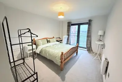 Image de Modern 2br/2ba Retreat with Waterfront Views