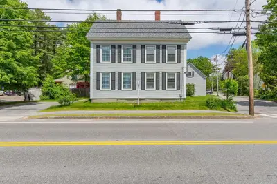 Image de Walk to Town 4br, 200yr old home! #1
