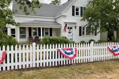 Image de A quintessential Cape Cod family home in Dennis Port