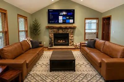 Image de . 8 Mile from South Higgins Lake Park 2. 5 bedroom Firepit Sup Game Room Fireplace