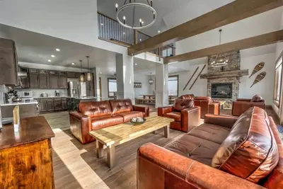 Image de 7 bdrm Luxury, 7 baths, Private Beach Access, Hot Tub