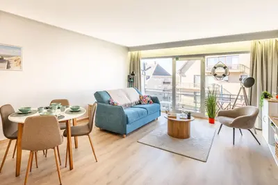 Image de Appartement rénové près de la plage.