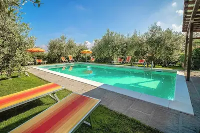 Image de Appartement avec piscine et terrasse privée en Toscane