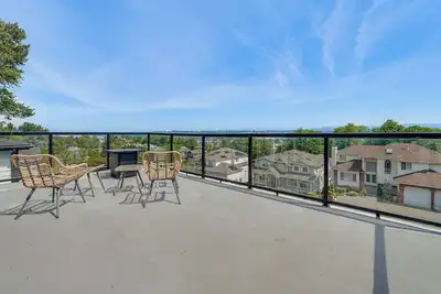 Image de Panoramic Views! Hilltop Haven 6 Mi to Lumen Field