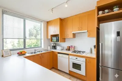 Image de \nWalking distance to Uwa, Kings Park\nOnly 5 minutes to Perth Cbd
