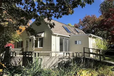 Image de Stunning Cottage with Fire Pit and Access to Great Hiking Trails in Keuka Park, New York