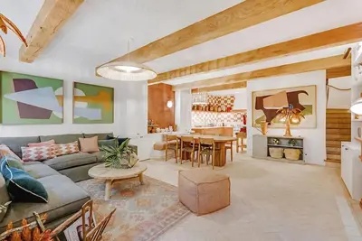 Image de Maison de village au cœur de Saint-Tropez – Place des Lices & Sénéquier à pied