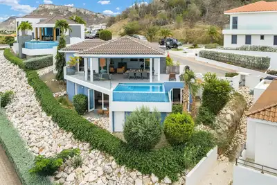 Image de Luxury Blue Bay Beach Villa for 8 - Walk to Beach