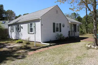 Image de Cute Cottage Near Bay and Ocean Beaches(2436)