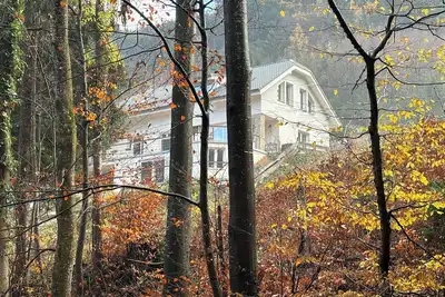 Image de Haven of peace in the foothills of the Alps - private & comfortable
