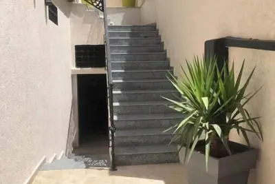 Image de Appartement F4 ensoleillé à Alger – Confort et tranquillité en famille