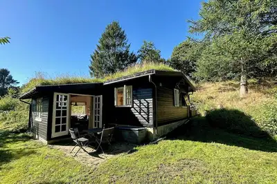 Image de Cabane en bois située sur un terrain naturel classé de 1, 9 hectare près de Rebild