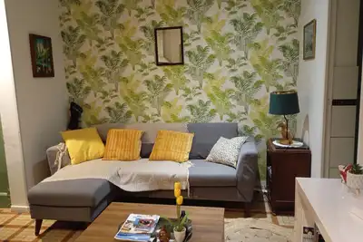 Image de Entre mer et montagne, maison 3 pièces avec jardin, garage au centre du village.