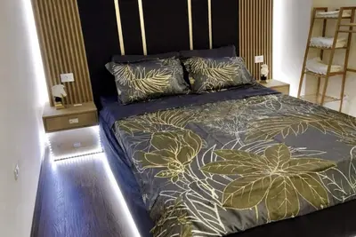 Image de Ultra-Central Apartment with Private Courtyard + Private Parking