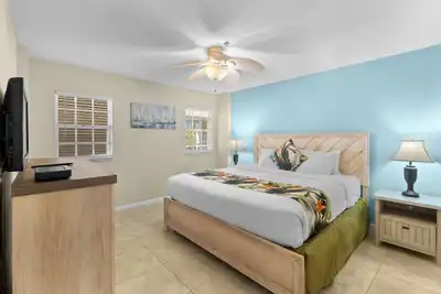 Image de Coastal 2br Retreat: Includes Pool, Hot Tub, Free Parking & Rapid Beach Access