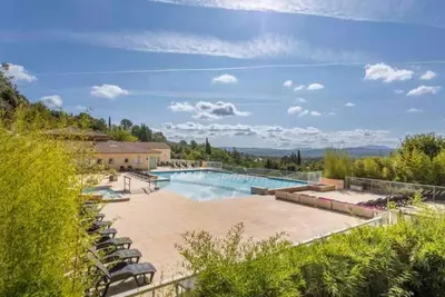 Image de Lavender cottage, résidence avec piscine