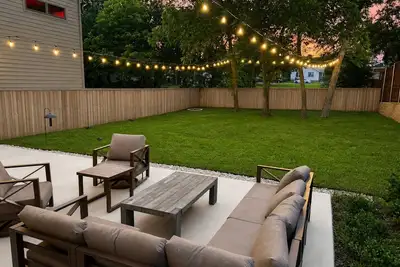 Image de Rare Oak Lawn Home: Private Backyard, Ev Charger & Garage, Uptown Dallas