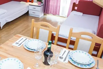 Image de 1. A4 – Spacious One-Bedroom with Large Terrace and Sea View