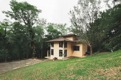 Image de Cozy Chalet in Nature in Granja Viana