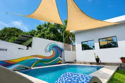 Image de Private Tropical Retreat w/ Pool in Surf City