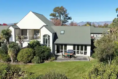 Image de Vineyard View - Blenheim Holiday Home