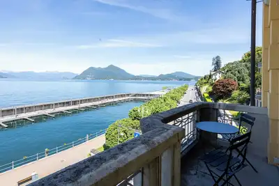Image de Prestige with lake view in the historic heart of Stresa