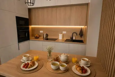 Image de Central Tetovo 2‑Bedroom • Mountain View • Walk to Cafés & Restaurants