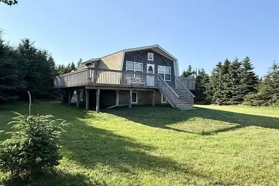 4 bed plus bunkie, sleeps 10 at the Beach!