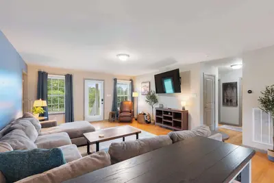 Image de New! Farm Stay Near Downtown Dickson w/ Hot Tub and Bbq