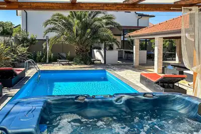 Image de Cozy home in Vardica with sauna