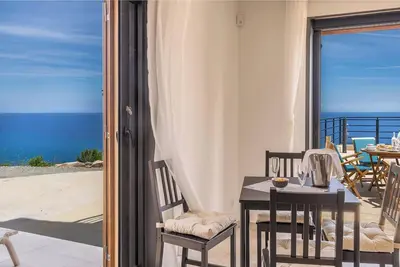 Image de Casa A Vista- Appartement cosy avec terrasse vue mer à Sisco