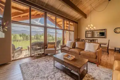 Image de Spacious Luxury Condo & Great Views - Book Now for Peak Times During Ski Season