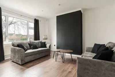 Image de Bolton Home | Hospital & Town | Parking | Sleeps 5
