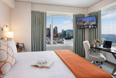 Image de King Suite | Seaport Boston | Waterfront Seaport District, Harborwalk