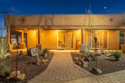 Image de Happy Valley Casita in Peoria w/ Batting Cages!