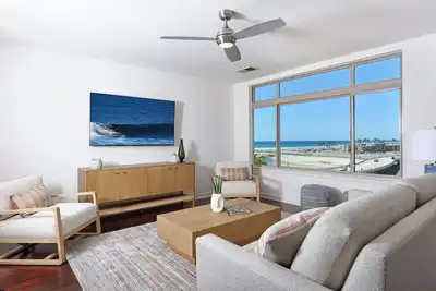 Image de Ocean & Marina View Condo with Balcony, Pool, Hot Tub & Gym