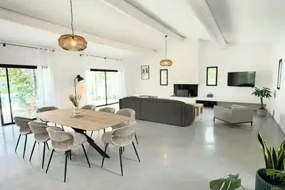 Image de Villa contemporaine au cœur des Alpilles