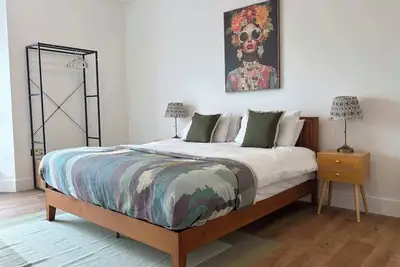 Image de The Headmaster’s Hideaway • Quirky 3br with Patio