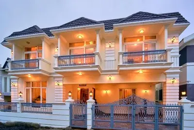 Image de King Palace By Voye Homes