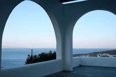 Image de Maison de vacances « Beach House in Tinos Island » avec vue mer, Wi-Fi et climatisation
