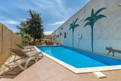 Image de Maison de campagne « Casa Rural Cal Pallol » avec piscine privée, Wi-Fi et climatisation
